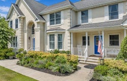 10 Bermet Court, Tinton Falls, NJ 07724