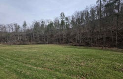 N Poplar Fork Road, Hurricane, WV 25526