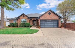 1422 N Canyon Way, Guthrie, OK 73044