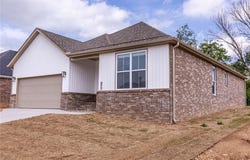 872  E Buchanan  ST, Prairie Grove, AR 72753