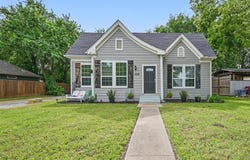 1709 Franklin Avenue, Bonham, TX 75418