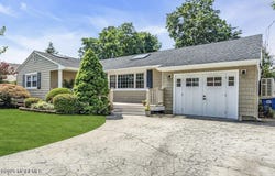 208 Chatham Lane, Point Pleasant, NJ 08742