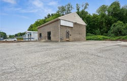 2704 Lincoln Way, White Oak, PA 15131