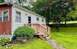 10 Laurel Hill Drive, Woodstock, CT 06282