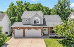 1028 Winter Lake Drive, Fenton, MO 63026