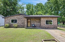 1002 East F Street, Russellville, AR 72801