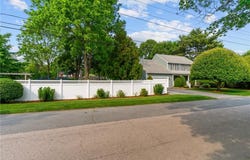 75 6th Avenue, East Greenwich, RI 02818