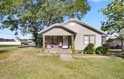 824 S California, Atoka, OK 74525