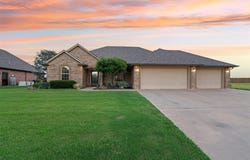 3401 Pondridge Road, Chickasha, OK 73018