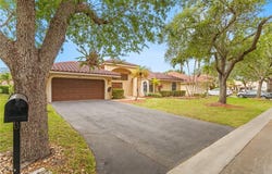 4841 NW 104th Ln, Coral Springs, FL 33076