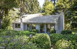 10 Fairway Ln, Gleneden Beach, OR 97388