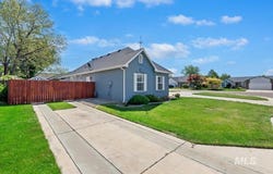 16390 Coral Dr, Nampa, ID 83687