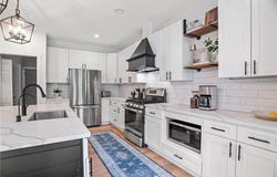8525 Mission Hills Lane, Chanhassen, MN 55317