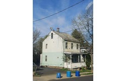 132 Warren St, Clifton City, NJ 07013-1124