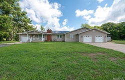 3612 Route 4, Staunton, IL 62088
