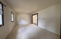 500 MEADOW Drive, Macomb, IL 61455