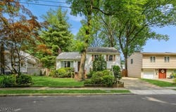 856 Colonial Arms Rd, Union Twp., NJ 07083-7634