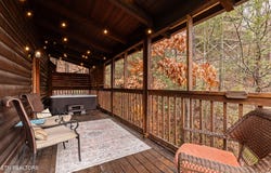 716 Golden Eagle Way, Pigeon Forge, TN 37863
