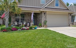 3920 Shady Grove Dr, Pace, FL 32571