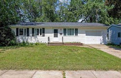 2413 Miami Dr., IA 52240