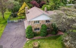 827 WRIGHT DRIVE, MAPLE GLEN, PA 19002