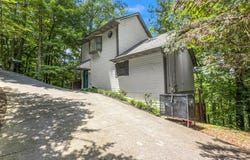 1523 Gillespie Way, Gatlinburg, TN 37738
