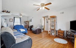 608 W 13TH Street, Vinton, IA 52349