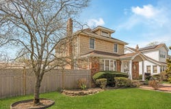 1018 Cottage Pl, Baldwin, NY 11510