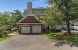 27 Loft Dr, Bridgewater Twp., NJ 08836-2262