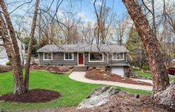 41 Wenonah Ave, Oakland Boro, NJ 07436-3009