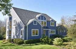 3411 W River Dr, Mequon, WI 53097