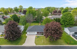 1040 CRESTVIEW Drive, WRIGHTSTOWN, WI 54180