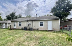 1008 & 1010 SW 33rd ST, Topeka, KS 66611