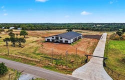 E Simmons Road, Guthrie, OK 73044