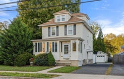 432 1St St, Dunellen Boro, NJ 08812-1114