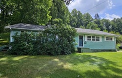 1322 East 1st Avenue, Big Stone Gap, VA 24219