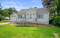 2123 Salisbury Rd, West Bend, WI 53090
