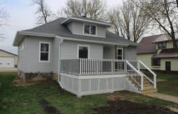 207 E Dakota Ave, George, IA 51237
