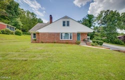 215 Cherry Lane, Bristol, VA 24201