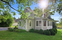 7582 S 51st St, Franklin, WI 53132