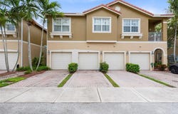 9130 Pershore Pl, Tamarac, FL 33321