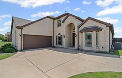 411 Caymus Street, Kennedale, TX 76060