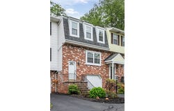 1356 Quail Run Cir, Bethel Park, PA 15102