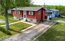 2204 Canton Avenue, Hot Springs, SD 57747