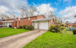 540 Lucia Dr, Wilkins Twp, PA 15221
