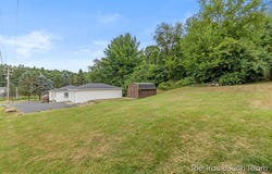 6894 Kuttshill Drive NE, Rockford, MI 49341