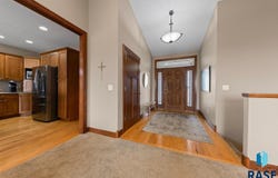 2013 Ridgeway Pl, Pierre, SD 57501