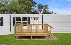 11 PINE STREET, YORK, PA 17406