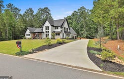 512 River Forest Drive, Forsyth, GA 31029