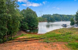 240 E Waters Edge Lane, West Union, SC 29696